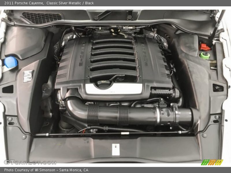 Classic Silver Metallic / Black 2011 Porsche Cayenne