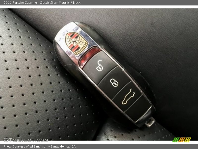 Classic Silver Metallic / Black 2011 Porsche Cayenne
