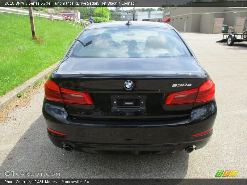 Jet Black / Cognac 2018 BMW 5 Series 530e iPerfomance xDrive Sedan