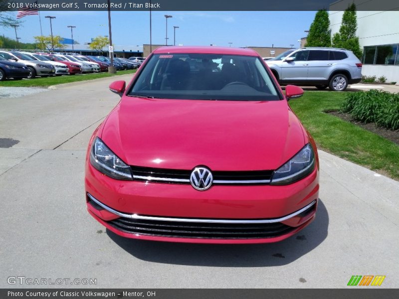 Tornado Red / Titan Black 2018 Volkswagen Golf S