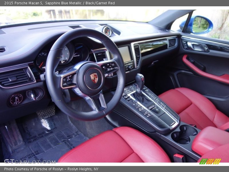 Sapphire Blue Metallic / Black/Garnet Red 2015 Porsche Macan S