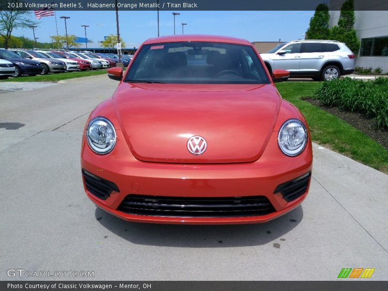 Habanero Orange Metallic / Titan Black 2018 Volkswagen Beetle S