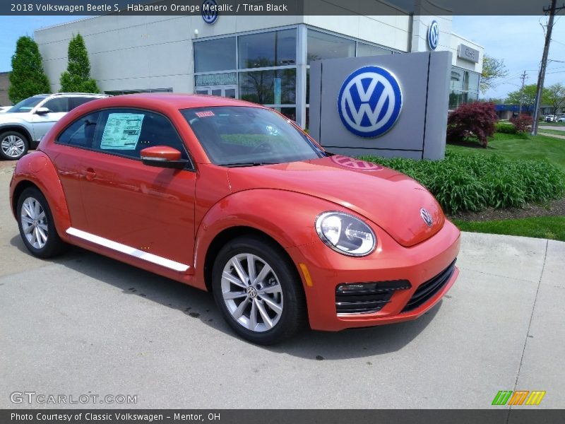 Front 3/4 View of 2018 Beetle S