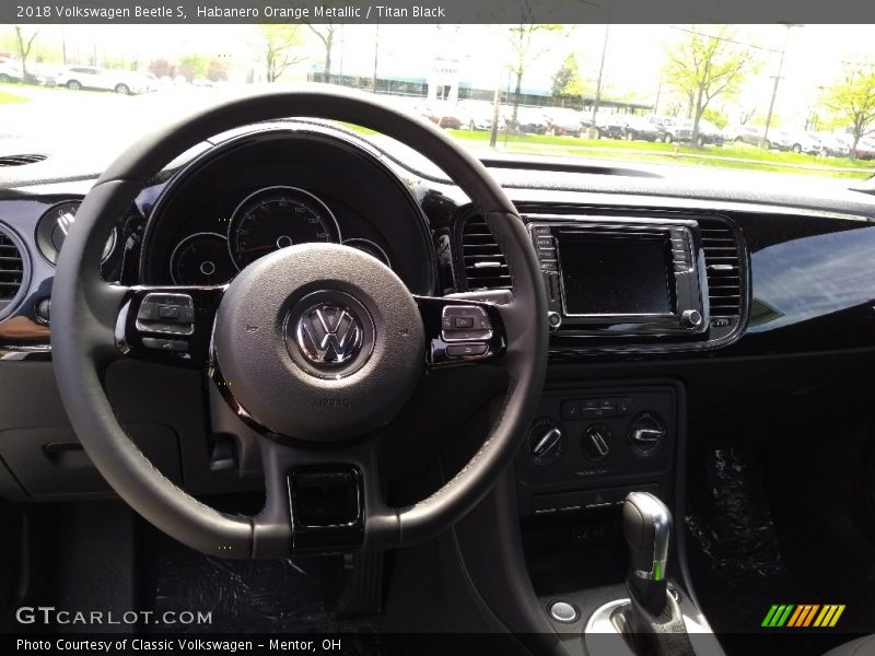 Habanero Orange Metallic / Titan Black 2018 Volkswagen Beetle S