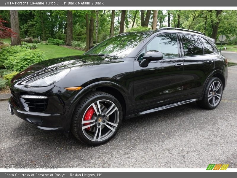 Front 3/4 View of 2014 Cayenne Turbo S