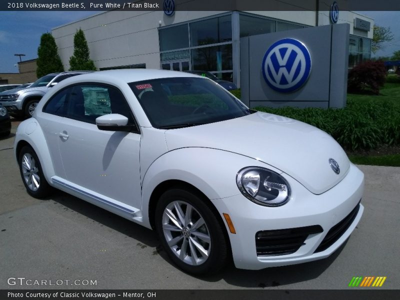 Front 3/4 View of 2018 Beetle S