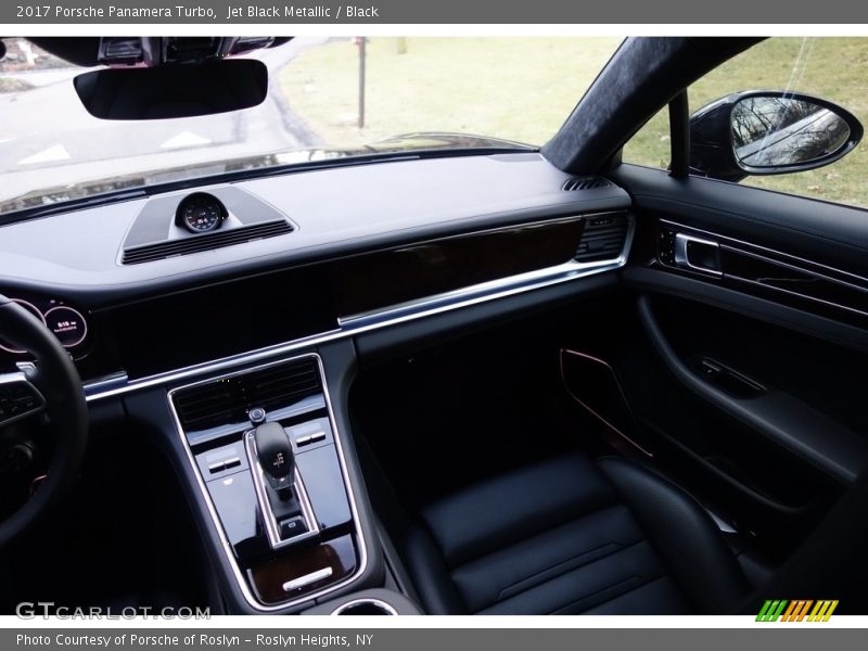 Jet Black Metallic / Black 2017 Porsche Panamera Turbo