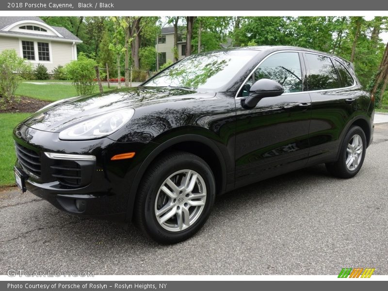 Front 3/4 View of 2018 Cayenne 