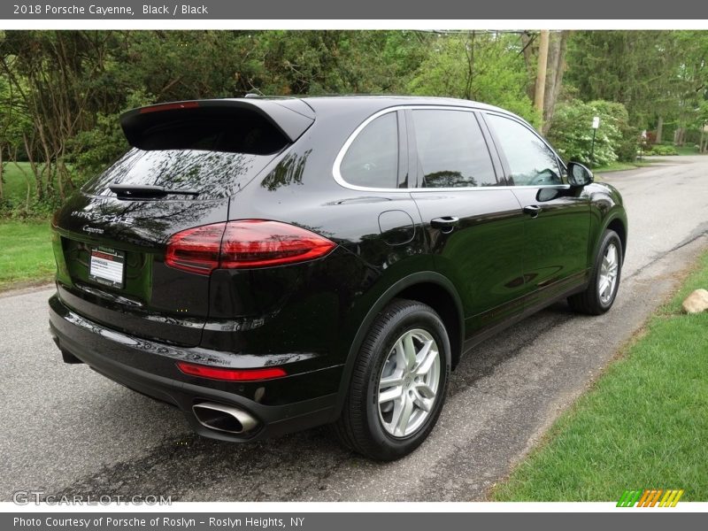 Black / Black 2018 Porsche Cayenne