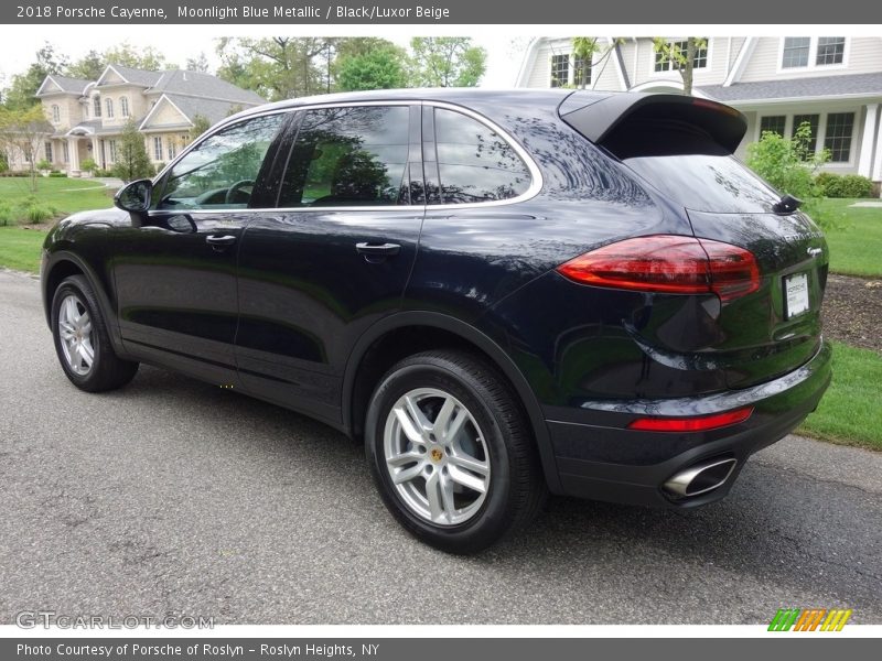 Moonlight Blue Metallic / Black/Luxor Beige 2018 Porsche Cayenne