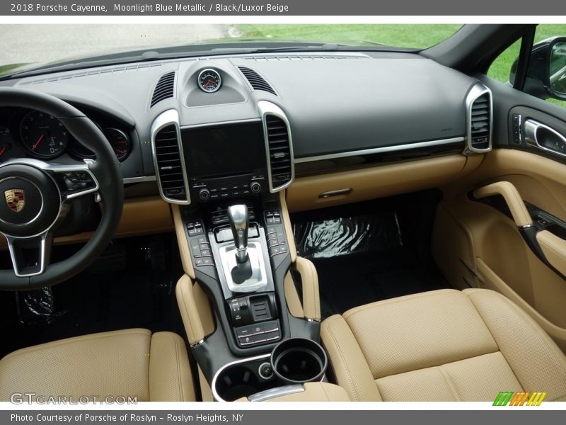 Moonlight Blue Metallic / Black/Luxor Beige 2018 Porsche Cayenne