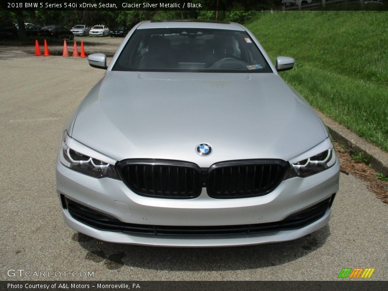 Glacier Silver Metallic / Black 2018 BMW 5 Series 540i xDrive Sedan