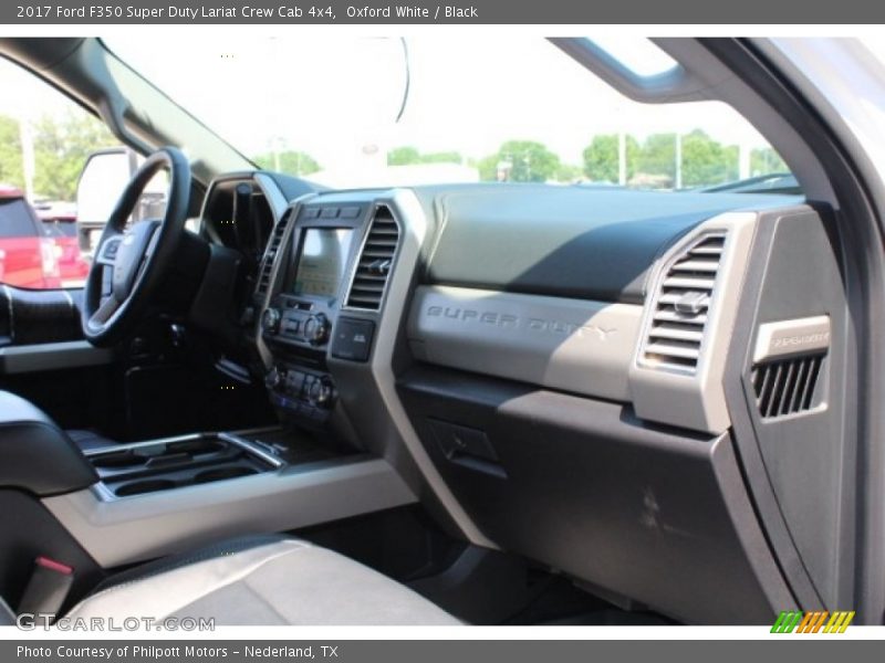 Oxford White / Black 2017 Ford F350 Super Duty Lariat Crew Cab 4x4