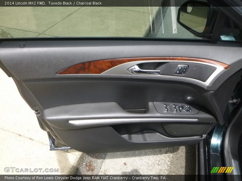 Tuxedo Black / Charcoal Black 2014 Lincoln MKZ FWD
