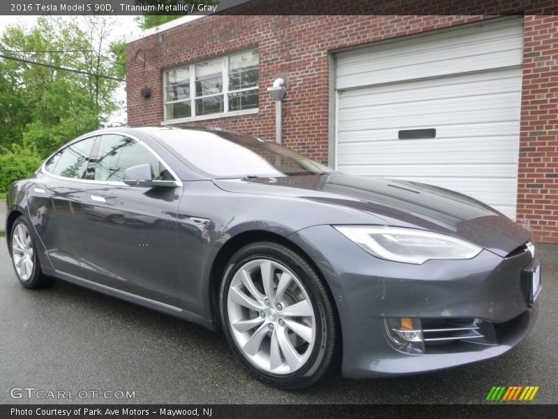Front 3/4 View of 2016 Model S 90D