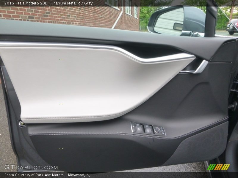 Door Panel of 2016 Model S 90D