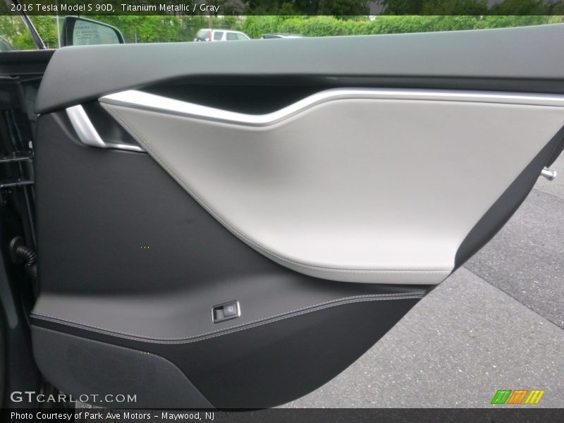 Door Panel of 2016 Model S 90D