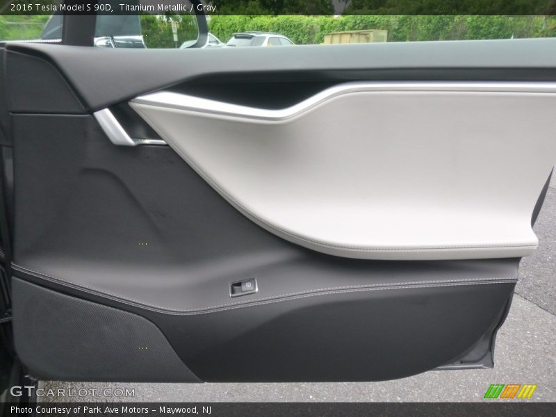 Door Panel of 2016 Model S 90D