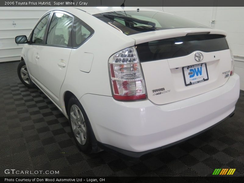 Super White / Gray 2006 Toyota Prius Hybrid