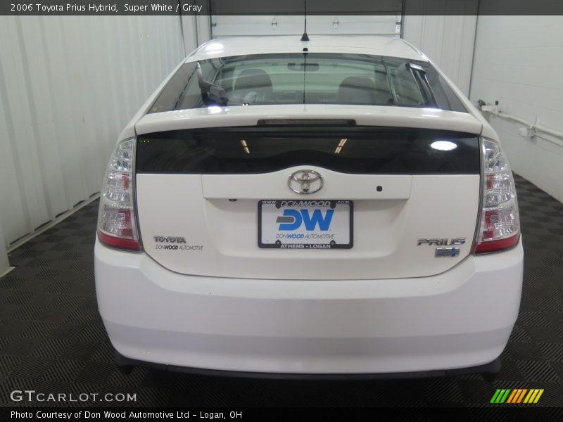 Super White / Gray 2006 Toyota Prius Hybrid
