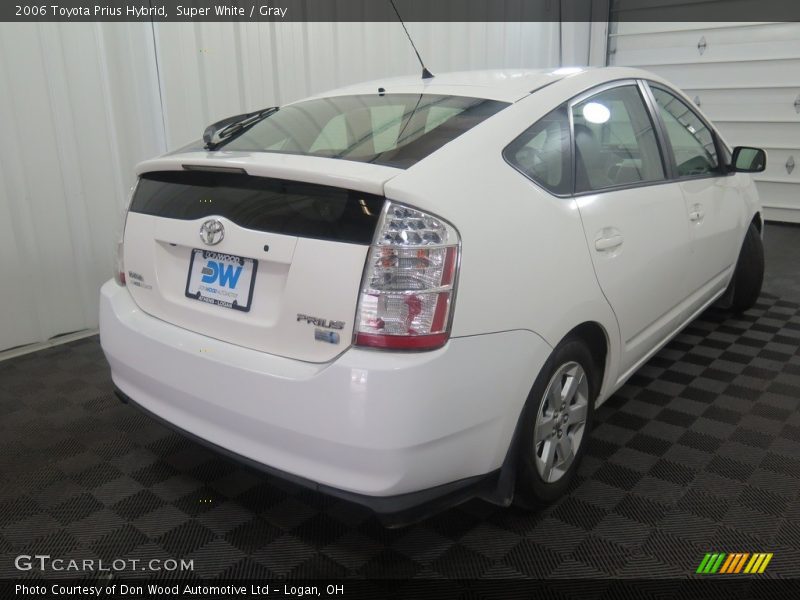 Super White / Gray 2006 Toyota Prius Hybrid