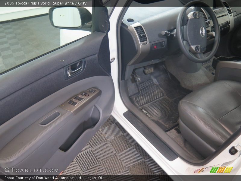 Super White / Gray 2006 Toyota Prius Hybrid