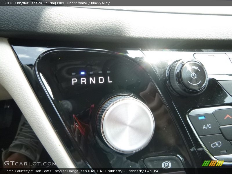 Bright White / Black/Alloy 2018 Chrysler Pacifica Touring Plus