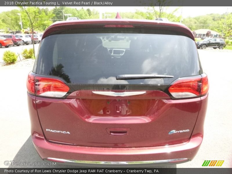 Velvet Red Pearl / Black/Alloy 2018 Chrysler Pacifica Touring L