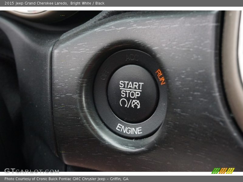 Bright White / Black 2015 Jeep Grand Cherokee Laredo