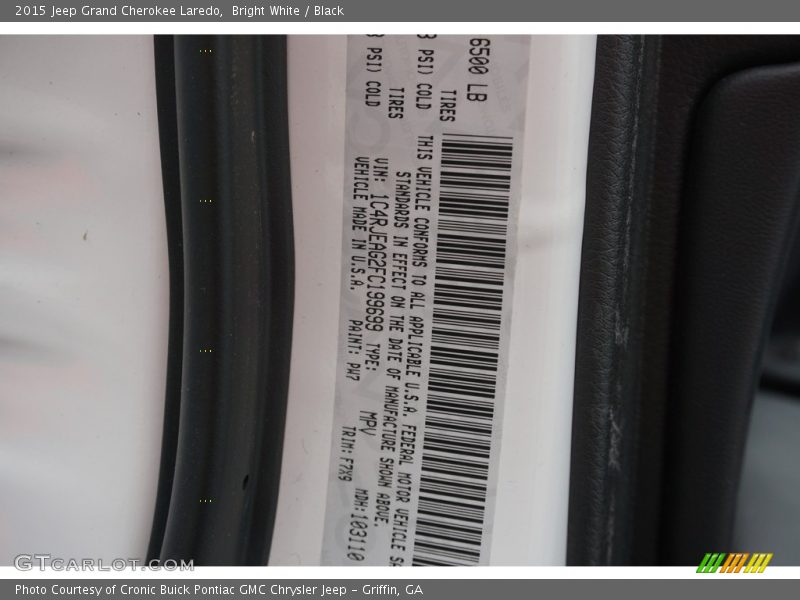 Bright White / Black 2015 Jeep Grand Cherokee Laredo