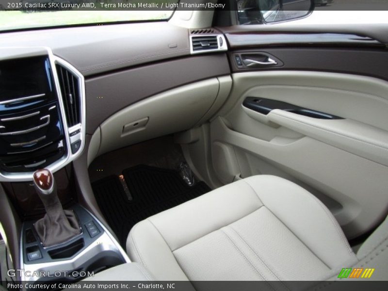 Terra Mocha Metallic / Light Titanium/Ebony 2015 Cadillac SRX Luxury AWD