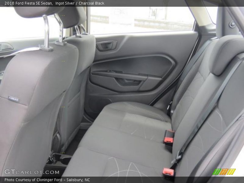 Ingot Silver / Charcoal Black 2018 Ford Fiesta SE Sedan