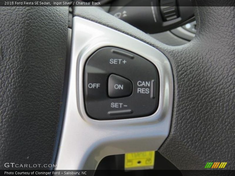 Ingot Silver / Charcoal Black 2018 Ford Fiesta SE Sedan