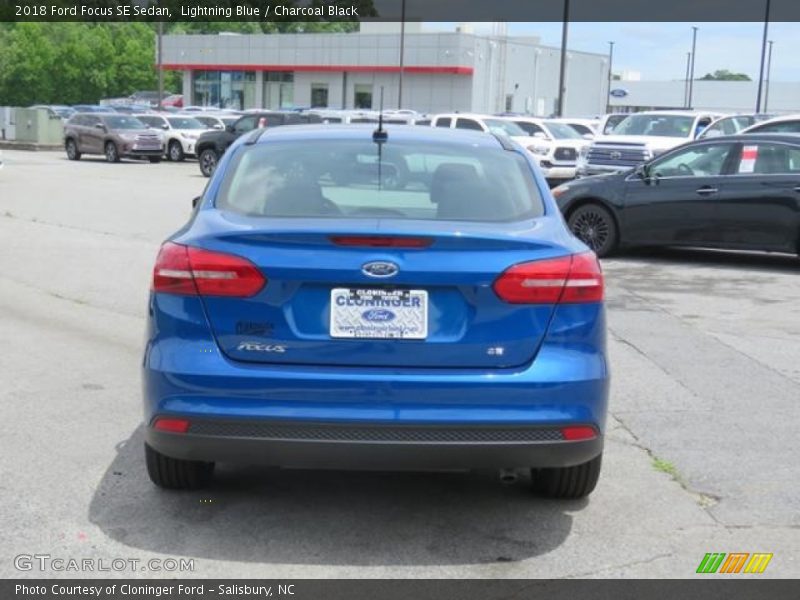 Lightning Blue / Charcoal Black 2018 Ford Focus SE Sedan