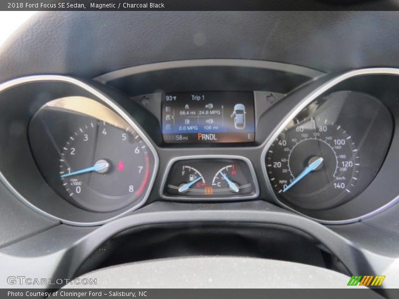 Magnetic / Charcoal Black 2018 Ford Focus SE Sedan