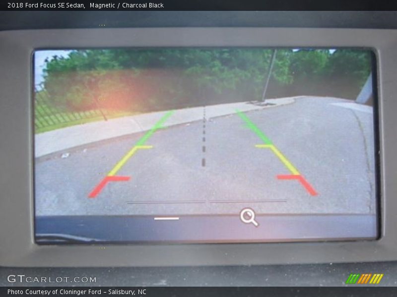Magnetic / Charcoal Black 2018 Ford Focus SE Sedan