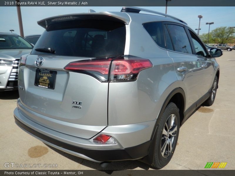 Silver Sky Metallic / Ash 2018 Toyota RAV4 XLE