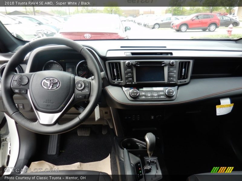 Super White / Black 2018 Toyota RAV4 SE AWD