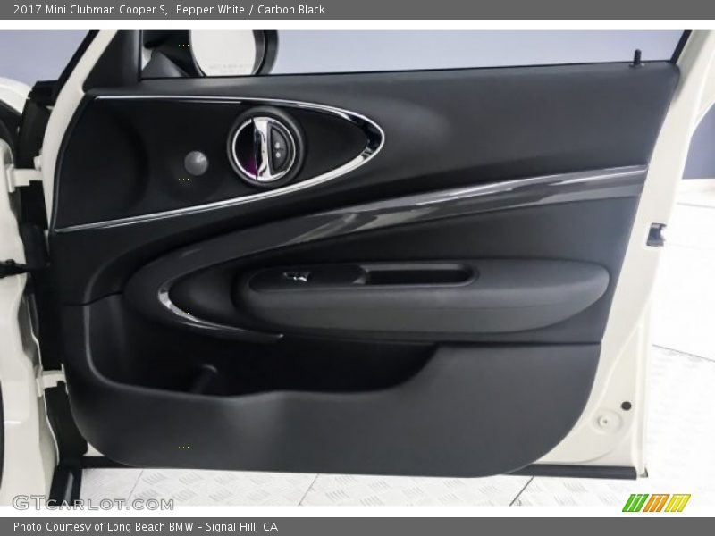 Pepper White / Carbon Black 2017 Mini Clubman Cooper S