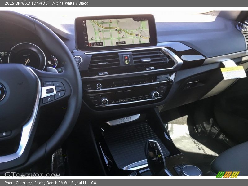 Alpine White / Black 2019 BMW X3 sDrive30i