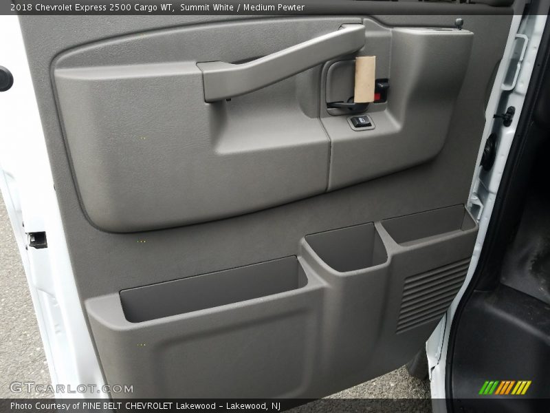 Summit White / Medium Pewter 2018 Chevrolet Express 2500 Cargo WT