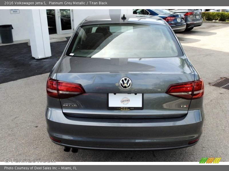 Platinum Grey Metallic / Titan Black 2016 Volkswagen Jetta S