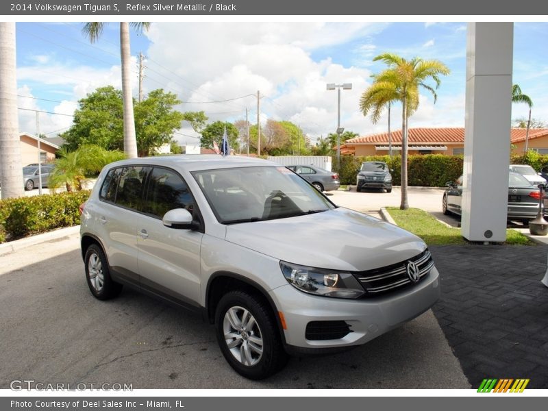 Reflex Silver Metallic / Black 2014 Volkswagen Tiguan S