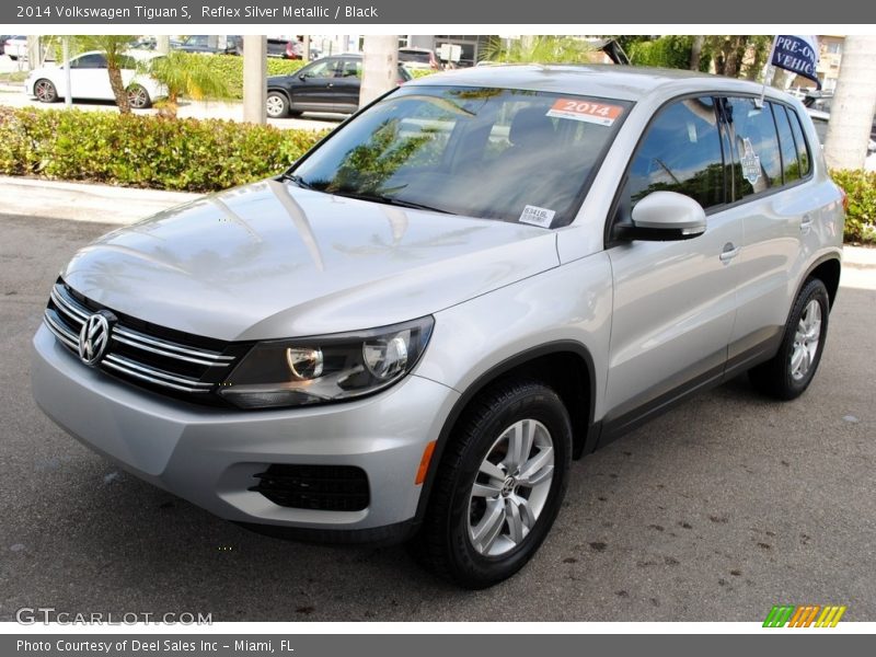 Reflex Silver Metallic / Black 2014 Volkswagen Tiguan S