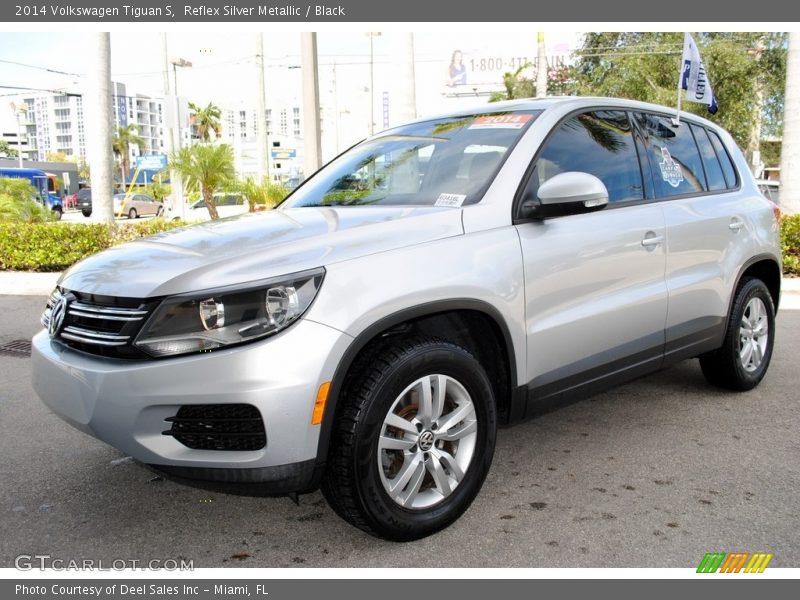 Reflex Silver Metallic / Black 2014 Volkswagen Tiguan S