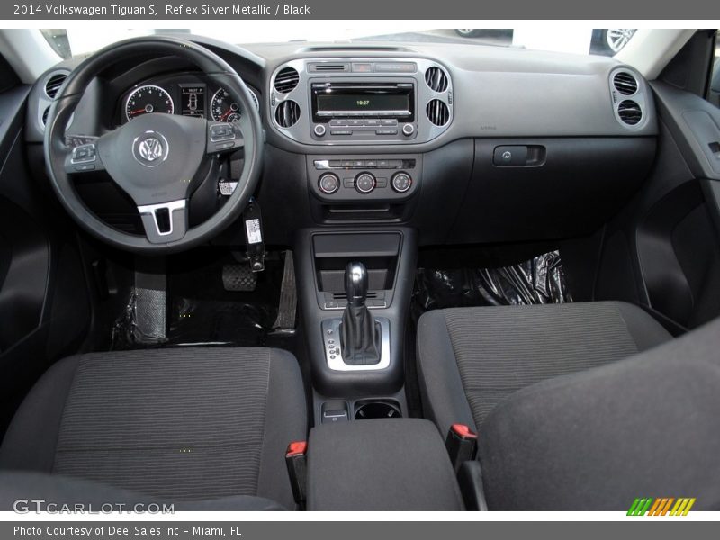 Reflex Silver Metallic / Black 2014 Volkswagen Tiguan S