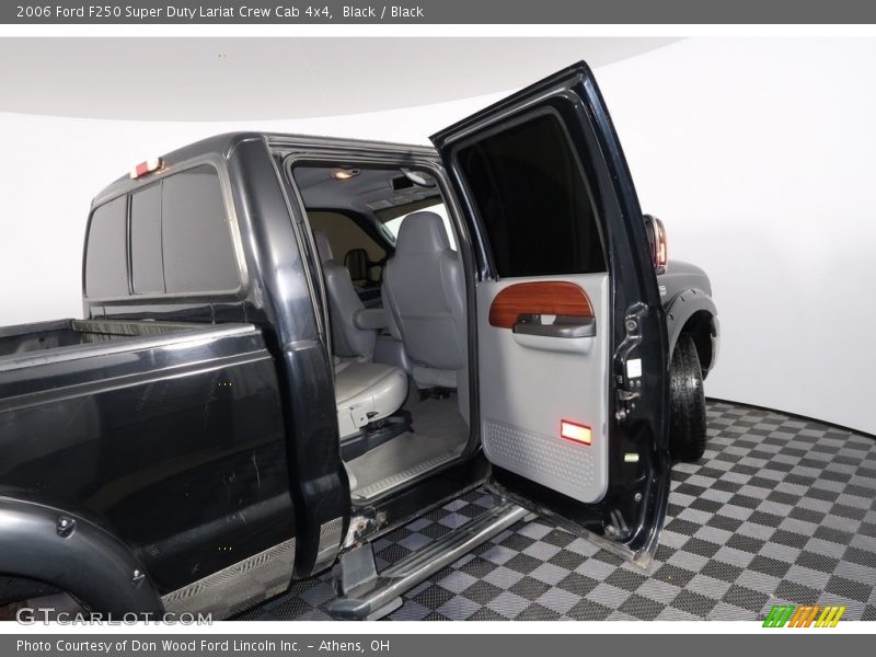 Black / Black 2006 Ford F250 Super Duty Lariat Crew Cab 4x4
