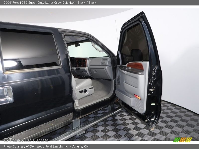 Black / Black 2006 Ford F250 Super Duty Lariat Crew Cab 4x4