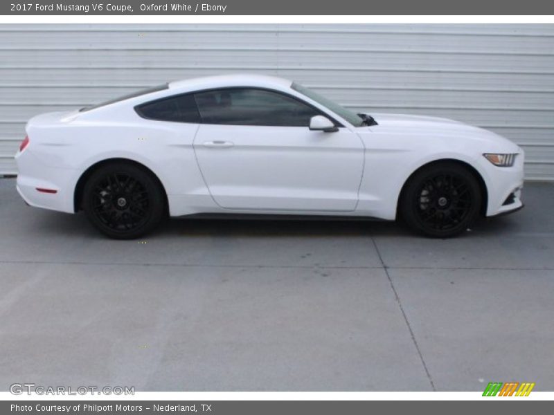 Oxford White / Ebony 2017 Ford Mustang V6 Coupe