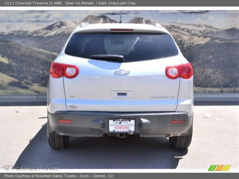 Silver Ice Metallic / Dark Gray/Light Gray 2011 Chevrolet Traverse LS AWD